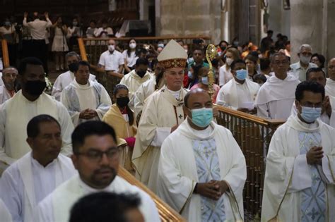 Arzobispo De Oaxaca Ofici La Misa Crismal Sacerdotes Refrendan