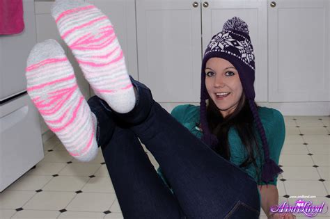 Amateur Model Andi Land Pulls Down Her Pants While Wearing A Toque