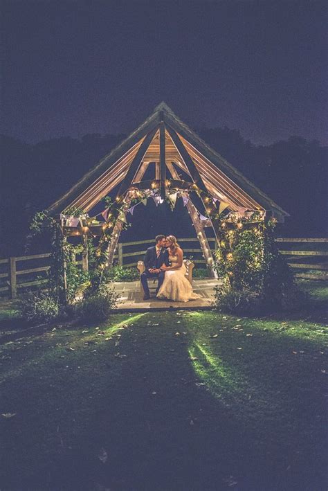 Hydebarnweddingphotographystowonthewold Barn Wedding