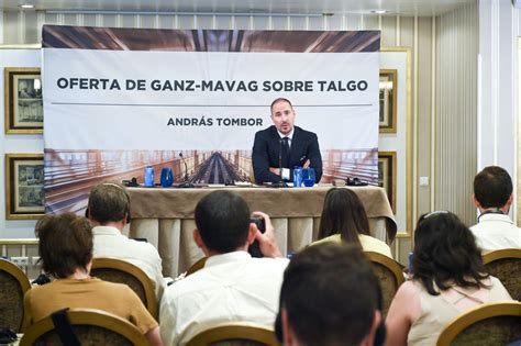 La húngara Magyar Vagon cede a la intervención del Gobierno y retira su