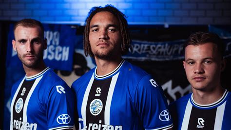 Fc Den Bosch Presenteert Nieuw Thuistenue Indevliert