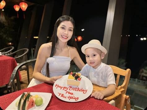Nữ MC mặc bikini dẫn World Cup Từng gây nghẽn sóng nhà đài cuộc sống