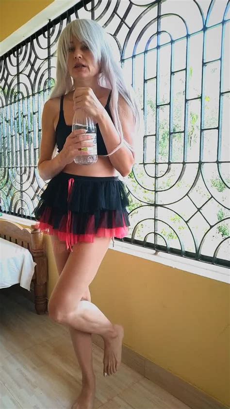 Angel Fowler Angel Fowler Peeing In Panties With Diva Cup In Vagina