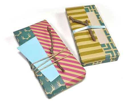 How To Wrap A Gift With Reversible Paper Vertical Pocket Gift