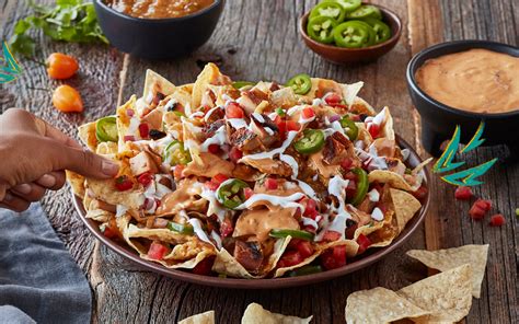 Qdoba Introduces Spicy Chicken Diablo Nachos - QSR Magazine