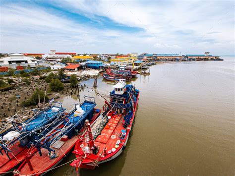 Perlis Malaysia Aug Fishing Village Near The Jetty In Kuala