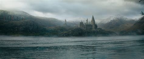 Hogwarts and the lake — Harry Potter Fan Zone