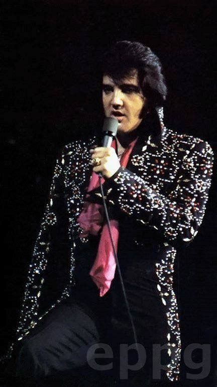 Pin By Ida Ueding On Elviss Jumpsuits Jewelry Etc Elvis Presley Concerts Elvis Presley