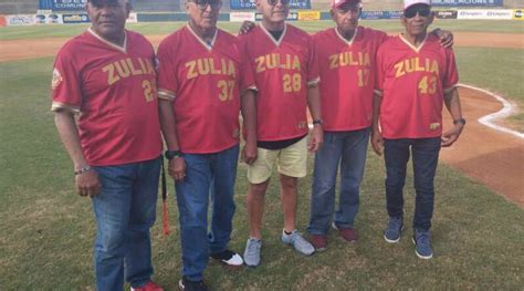 Los Campeones De Con Guilas Del Zulia Recibieron Homenaje En