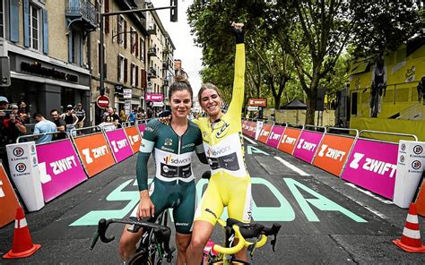 Demi Vollering Remporte Le Tour De France Femmes La Bretonne C Drine