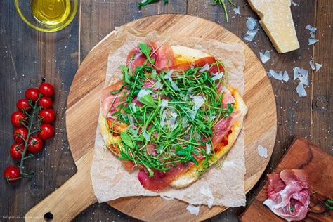 Pizza Parma Mit Parmaschinken Rucola Tastybits De