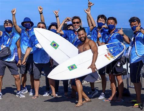 Pandemia e Medina ofuscam momento histórico do surfe Origem Surf