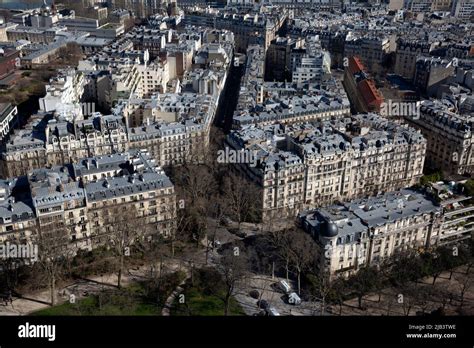 Vue sur Paris depuis la Tour Eiffel à Paris France sur 28 février 2022