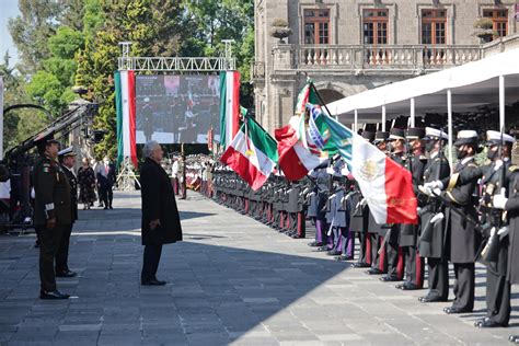 Fuerzas armadas refrendan lealtad al Presidente de México