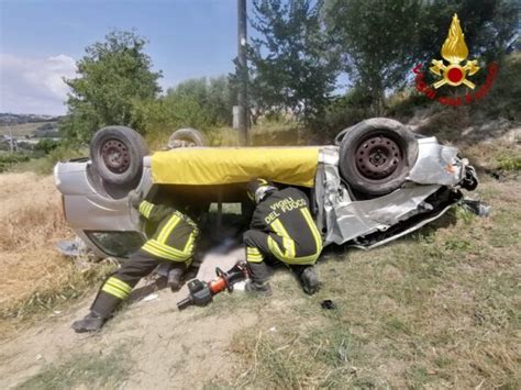 Incidente A Sant Elpidio A Mare Auto Va Fuori Strada E Fa Un Volo Di