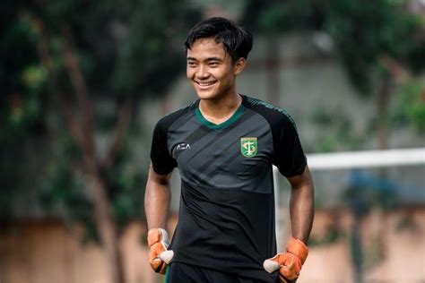 Profil Dan Biodata Ernando Ari Sutaryadi Kiper Timnas Indonesia