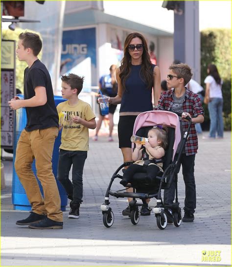 Victoria Beckham: Universal CityWalk with the Kids!: Photo 2751125 ...