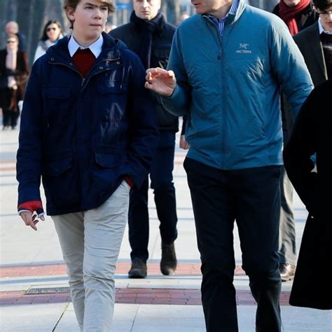 Iñaki Urdangarin charlando con Miguel Urdangarin durante un paseo por