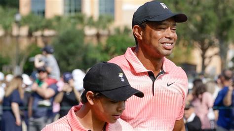 Pnc Championship Tiger Woods And Son Two Shots Off The Lead After