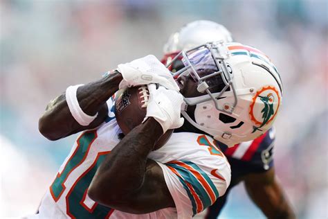 Nfl Week 8 Final Scores Dolphins Beat Patriots To Complete Season