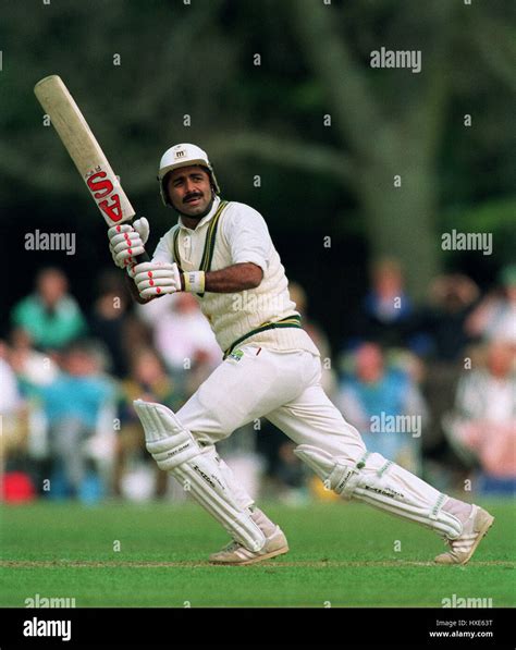 Javed Miandad Hi Res Stock Photography And Images Alamy