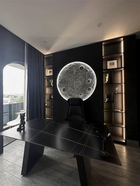 Cơ ngơi của hot girl đang chinh chiến ở KOC VIETNAM Phủ tone đen huyền bí phòng thay đồ nhỏ