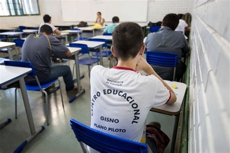 Projeto quer obrigar palestra contra erotização nas escolas do DF