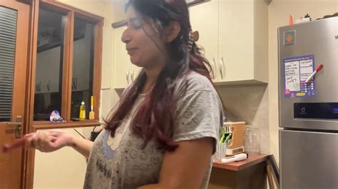 Gym Desi Babe Huge Tits And Deep Navel Mp Snapshot Postimages