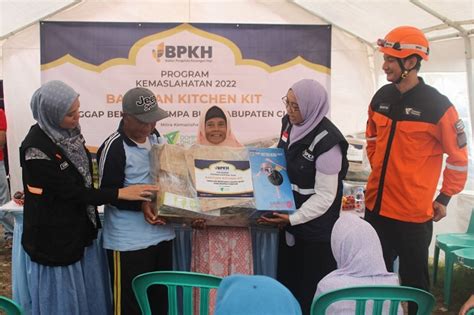 BPKH Bareng Dompet Dhuafa Distribusikan Bantuan Alat Dapur Bagi