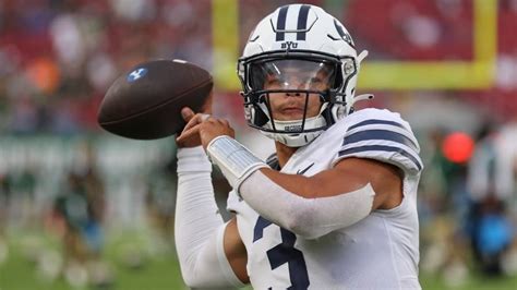 Jaren Hall Wears BYU Shirt Honoring His Father's Playing Days