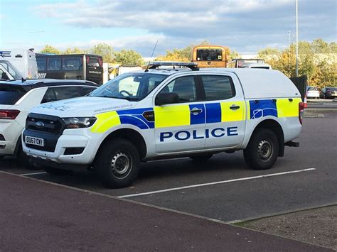 Ou67 Cwy Thames Valley Police Ford Ranger Emergency Vehicles