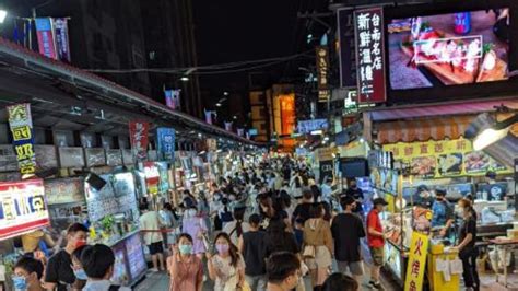 以為挑釁！不滿男狂催油門 夜市竟當街「亮槍」下場慘了│空氣槍│警察│刑事│tvbs新聞網