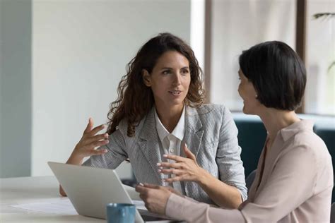 Découvrez le métier de commercial avec ORIENTACTION