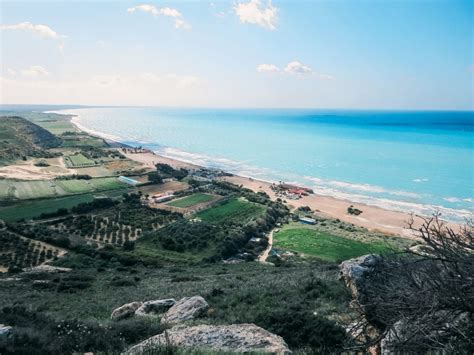 A Morning in Kourion Beach in Akrotiri, Cyprus | Jana Meerman