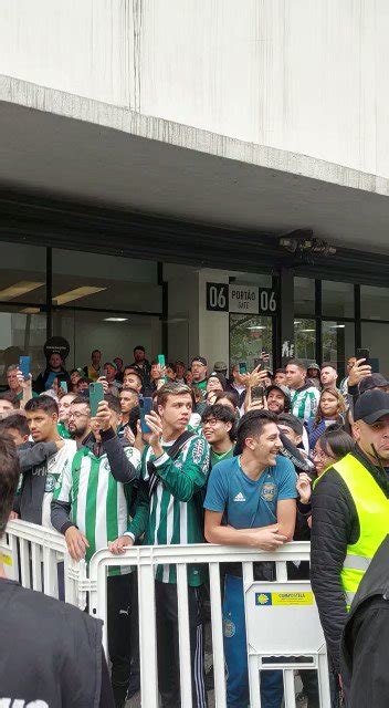 Paraná Portal on Twitter Torcida do Coritiba pede raça na chegada