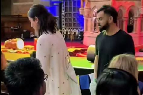 Virat Kohli With Wife Anushka Sharma Enjoy Krishna Das Kirtan Show In