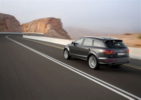 Audi Q7 V12 TDI quattro (2009) - picture 17 of 40