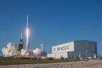 Roket SpaceX Malfungsi Satelit Starlink Ada Di Orbit Rendah Untuk