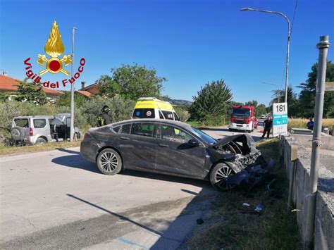 Incidente Stradale Sulla Flaminia Due Feriti Finiti In Ospedale