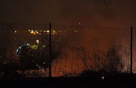 Fotos del incendio de vegetación en La Ermita