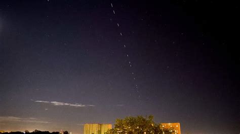 Satelity Starlink Nad Polsk We Wtorek Pa Dziernika Nocne Niebo