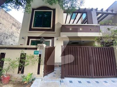 5 Marla Fully Furnished House Avalible For Rent In Sector D Bahria Town