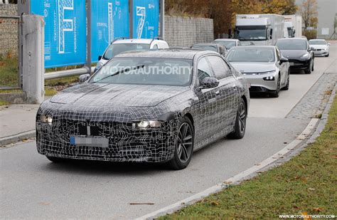 2023 BMW i7 spy shots: Next-gen 7-Series' electric version spotted