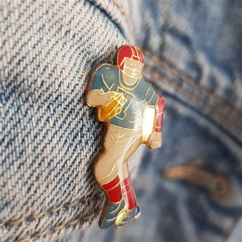 Football Player Pin American Football Enamel Pin Nfl Etsy