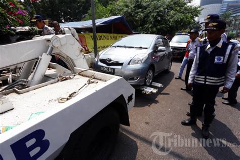 Penertiban Parkir Liar Di Dki Jakarta Foto Tribunnews