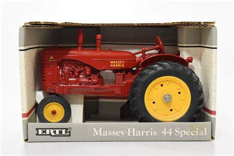 1 16 Massey Harris 44 Special Tractor With Narrow Front Daltons Farm Toys