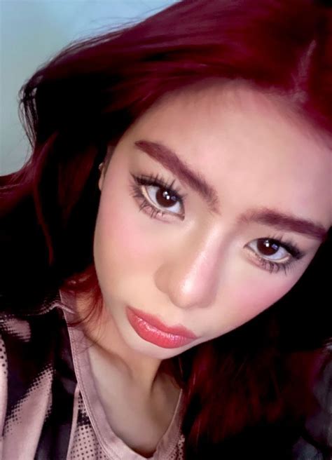 Pin By Tonziee On Bini In Pretty Brunette Cute Friend Photos Pretty Selfies