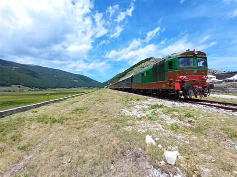 Treno Storico Ferrovia Dei Parchi Altipiani Maggiori D Abruzzo