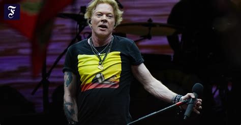 Klage In New York Frau Wirft Guns N Roses S Nger Axl Rose