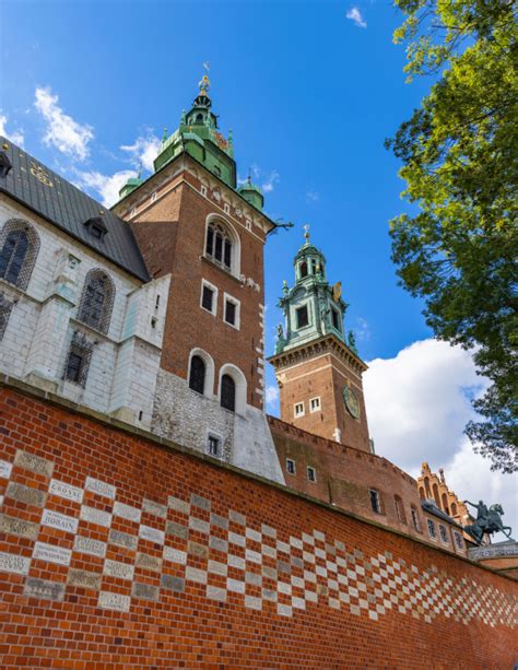 Mur Okalający Zamek Królewski Na Wawelu W Krakowie I